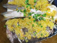 -阿瓦山寨·湘菜现炒·剁椒鱼头王(咸阳总店)