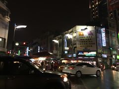 -六合夜市