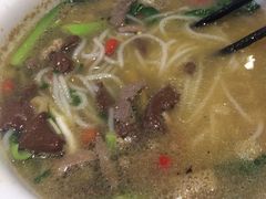 -邱芳粉店(迎宾大道旗舰店)