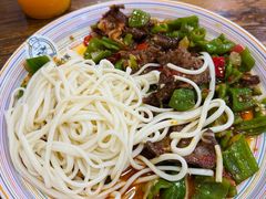 -歹歹的加个面过油肉拌面