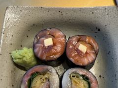银鱼矶边卷和三文鱼奶酪无花果卷-鮨冠OMAKASE食べ放题(北京首店)