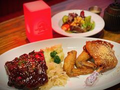 -1886德国汽车餐厅(外滩十六铺码头店)
