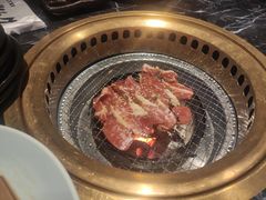 -山川小町·极番烧肉(新地假日广场店)