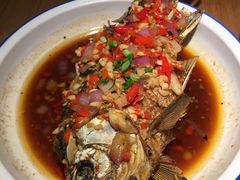 香煎鲫鱼-费大厨辣椒炒肉(万家丽一店)