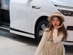 -小鹏汽车体验中心(苏州龙湖狮山天街店)