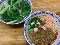 素椒杂酱面-堂吃饺子(维达北苑店)