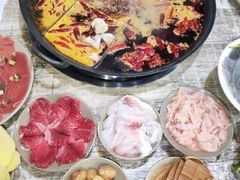 -渝嘴小老弟老火锅(华新村店)