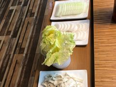 -陆记牛庄·碳锅龙虾烧烤(爱上花园店)