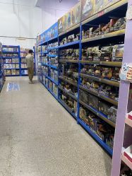 -逝水玩具折扣店