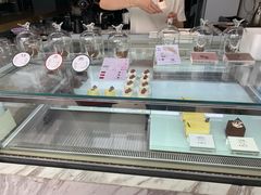 -UNI UNI(环亚凯瑟琳店)