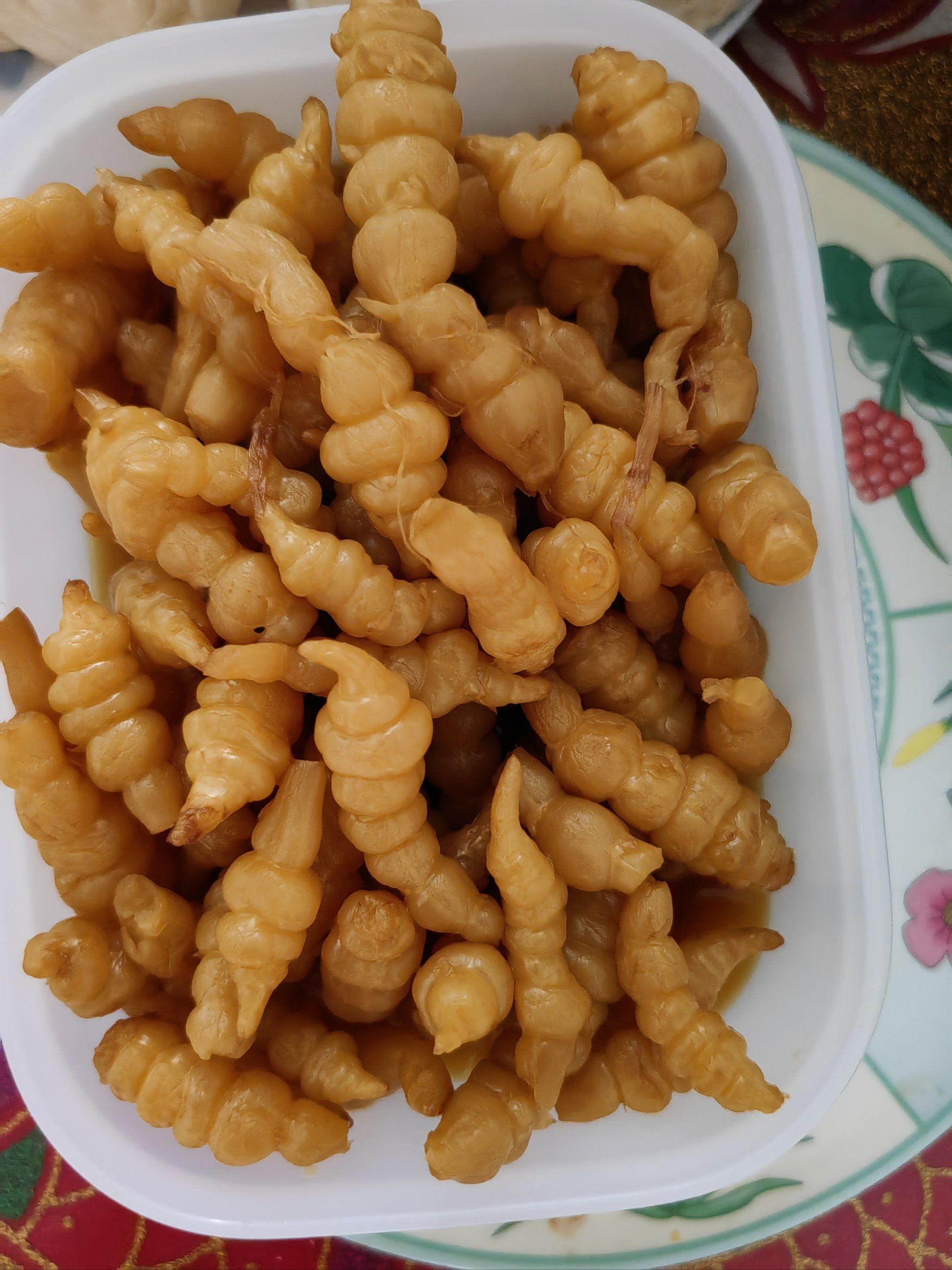 n地环具有疏风清热,活血祛瘀,解毒消肿,润肺益肾,滋阴补血,强身的功效