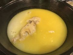 -鲜入围煮花胶鸡海鲜火锅