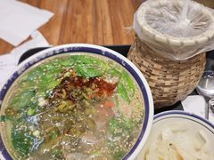 -云阿蛮云南生烫牛肉米线(奉贤路店)