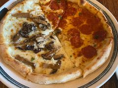 蘑菇烟熏牛奶芝士披萨-PIZZA BIANCA(民园店)