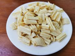 拌纯腐竹-宝瑞门钉肉饼店