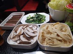 -曹丞相·地锅鸡·地锅鱼(武林店)