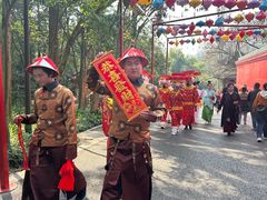 -峨眉山报国寺