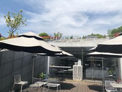 -UNI UNI(环亚凯瑟琳店)