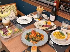 -Mark&Mars Restaurant