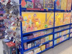 -逝水玩具折扣店