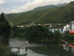 -安吉龙王山峡谷漂流