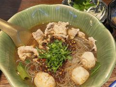 香辣猪肉片、猪肉丸细米面-通思密(CentralWorld Fl 3)