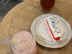 -共舞时光猫咖·狗咖(新街口店)