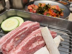 -蚂蚁洞·烤肉大营地(上海静安大悦城店)