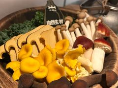 -三出山火锅(万象天地店)