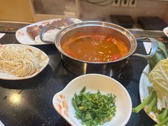 -呷哺呷哺(世贸.工三店)