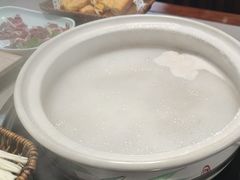 -四点金粥底火锅(沂州里店)
