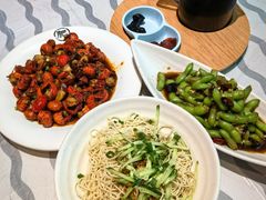 -肥肥虾庄·金牌油焖大虾(首义路店)