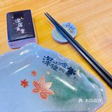 我们6点多些到，可能是因为下雨室外不能坐