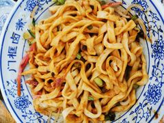 老北京炸酱面-门框胡同百年卤煮(新街口店)