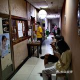 【探店】要排队两个小时才能吃到的牛肠！