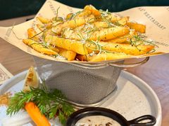 -Mark&Mars Restaurant