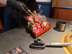 -铭牛烧肉·和牛海鲜自助(高新月牙湖店)