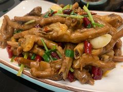 辣炒鸡爪子-鱼和肉海鲜大排档(林江名城店)