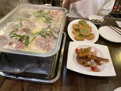 -聚汇三少·龙虾·中餐厅(莫邪路新天地店)