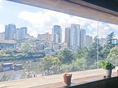 -包整·丝娃娃(一览甲秀楼风景店)