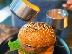 瀑布芝士牛肉汉堡-Let'sBURGERplus·非常创意汉堡(三里屯店)
