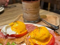 -Common Table · Brunch & Coffee