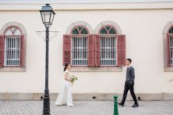 -现代经典婚纱摄影