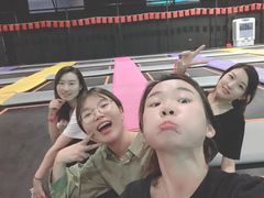-嘿哟动霸CHUA·新潮玩运动娱乐中心·蹦床滑冰团建乐园