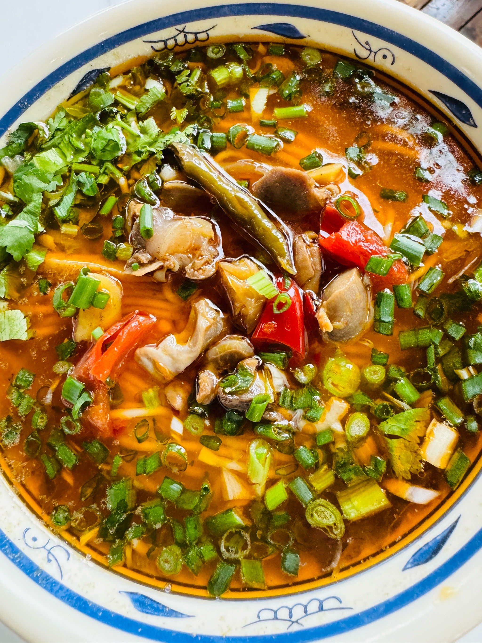 原汤牛肉汤做的泡椒鸡杂面