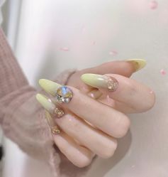 -悦指间美甲美睫