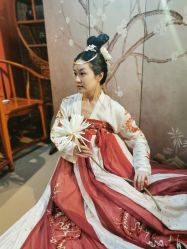 -汉仪华裳汉服馆(打浦桥店)