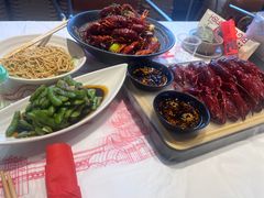 -肥肥虾庄·金牌油焖大虾(汉街SKP店)