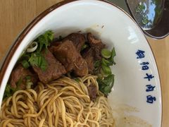-钢阳酸菜红烧牛肉面(季乐路店)