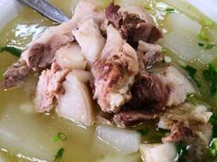萝卜炖肘子-荣生萝卜汤饭店